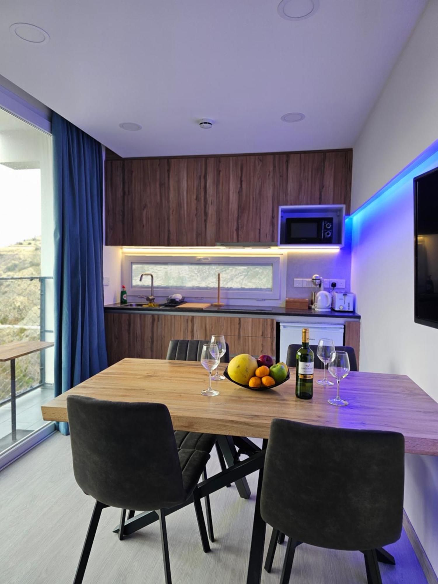 The Cliff Alona Aparthotel Exterior photo